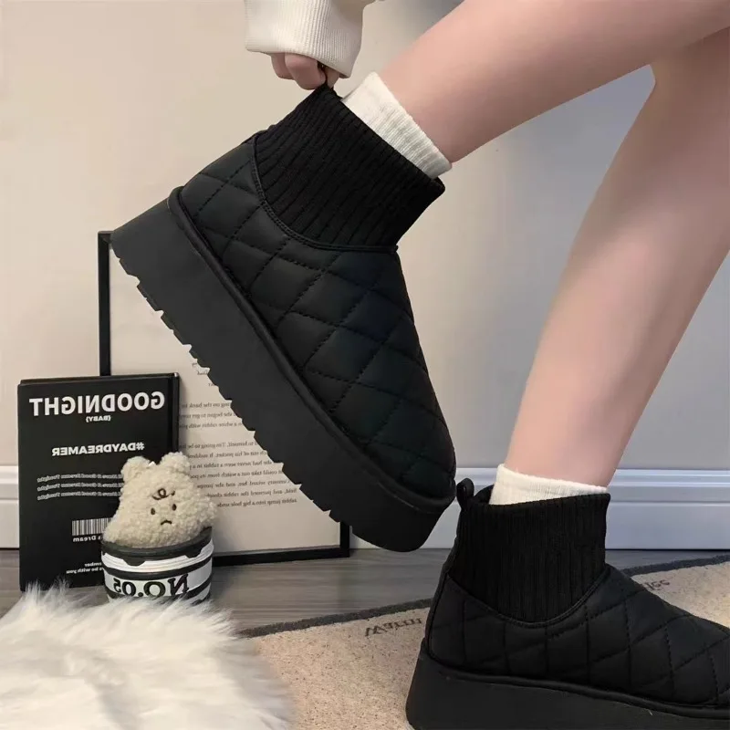 Snow Boots Women\'s Velvet Thickening 2023 New Winter Fashion Short-tube Slip-on Warm Bread Cotton Shoes Uggs Winter Boots