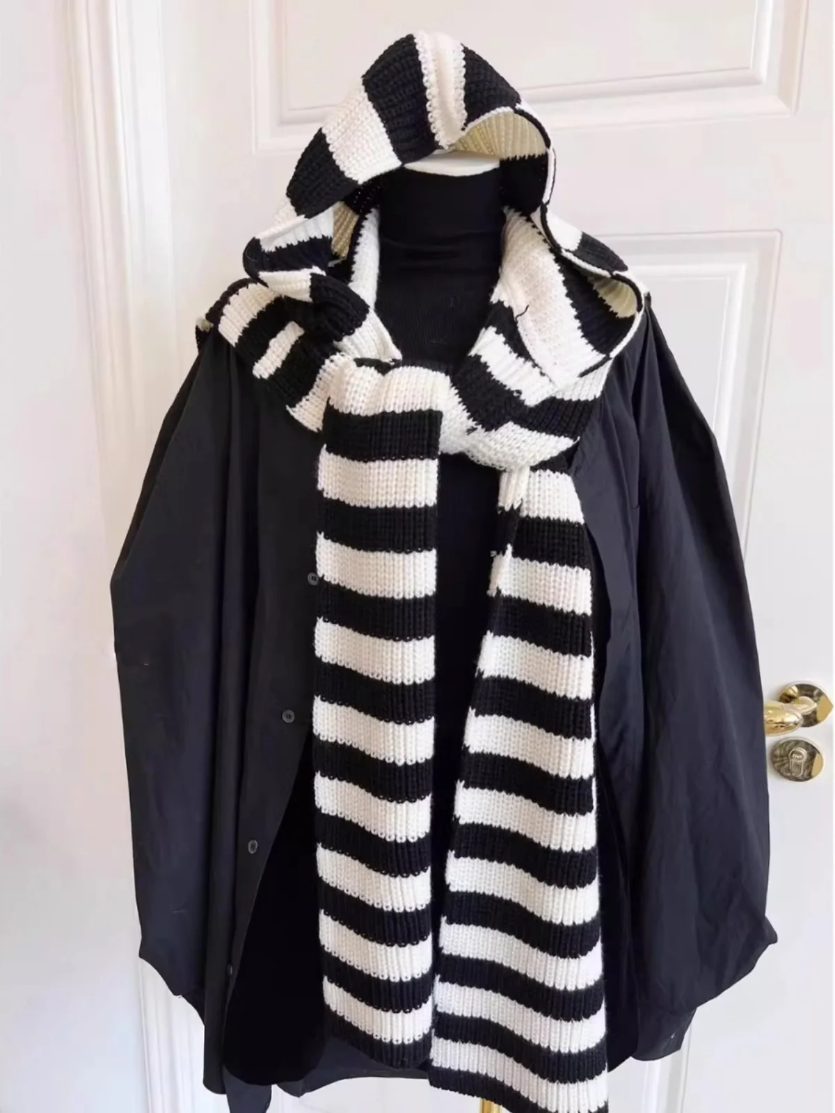 

Женская вязаная шапка, шарф, шило, комбинированный дизайн в полоску, осень-зима, теплая защита, один размер, подходит для всех корейских шарфов Sle