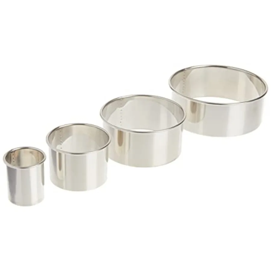 

4 Piece Stainless Steel Plain Edge Round Cutters Set in Graduated Sizes