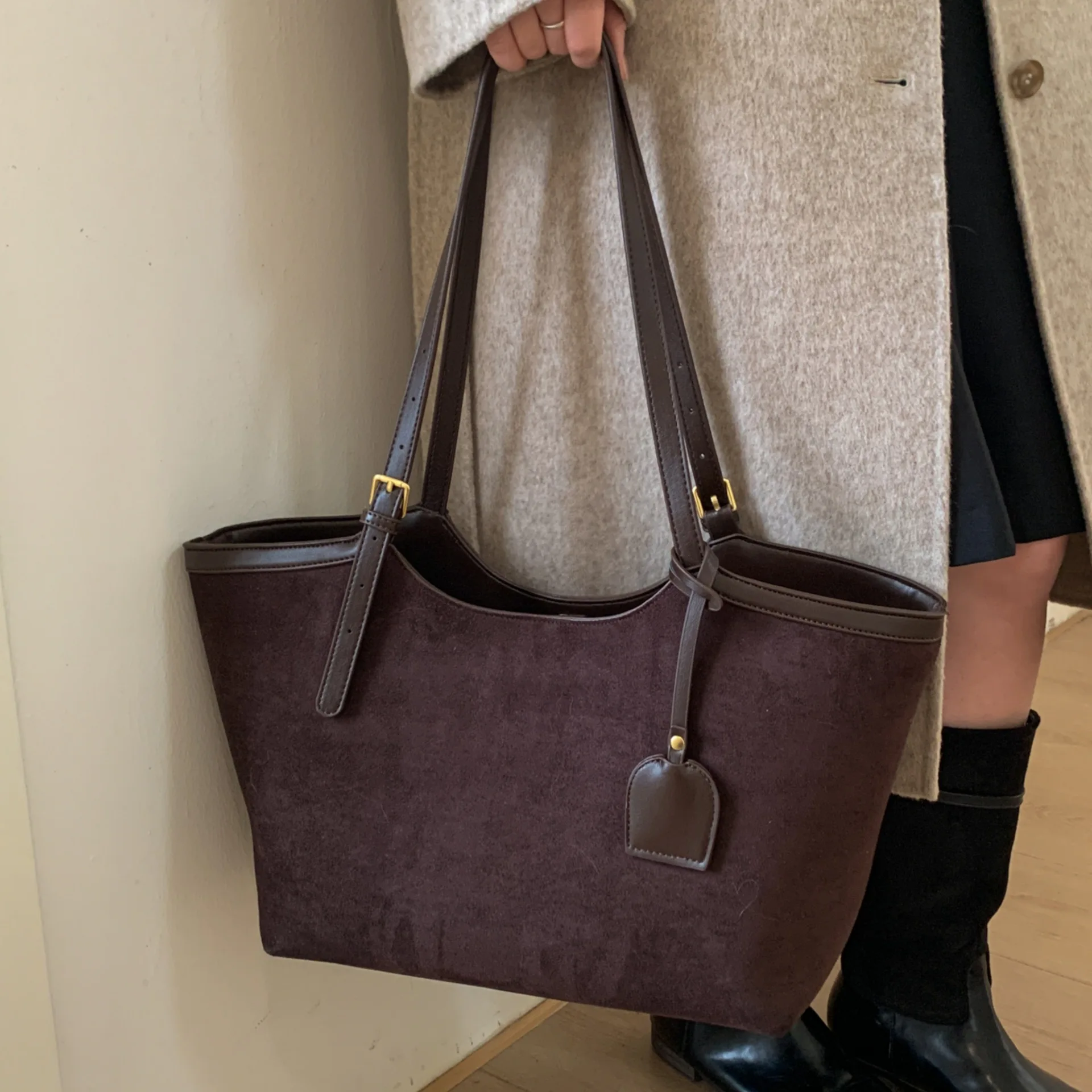 حقيبة كتف واسعة لخريف وشتاء 2025، محفظة بمقبض علوي بسيط للنساء، حقيبة كروس عصرية للركاب، متعددة الاستخدامات #4