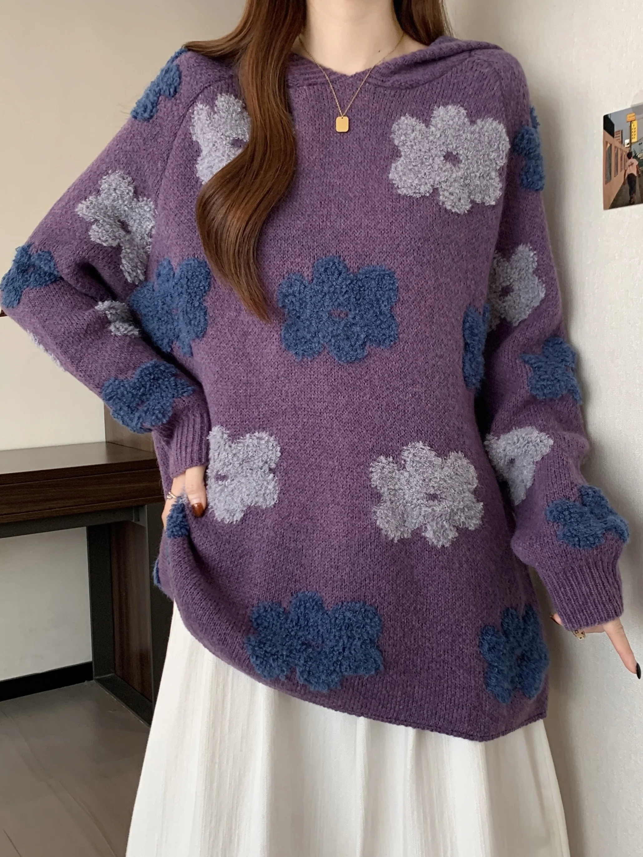 سترة نسائية على شكل زهرة أرجوانية لخريف 2025 جديدة Sle عصرية كسول وفريدة من نوعها ملابس خارجية ناعمة جميلة فضفاضة تناسب مستديرة Ne Long Sve