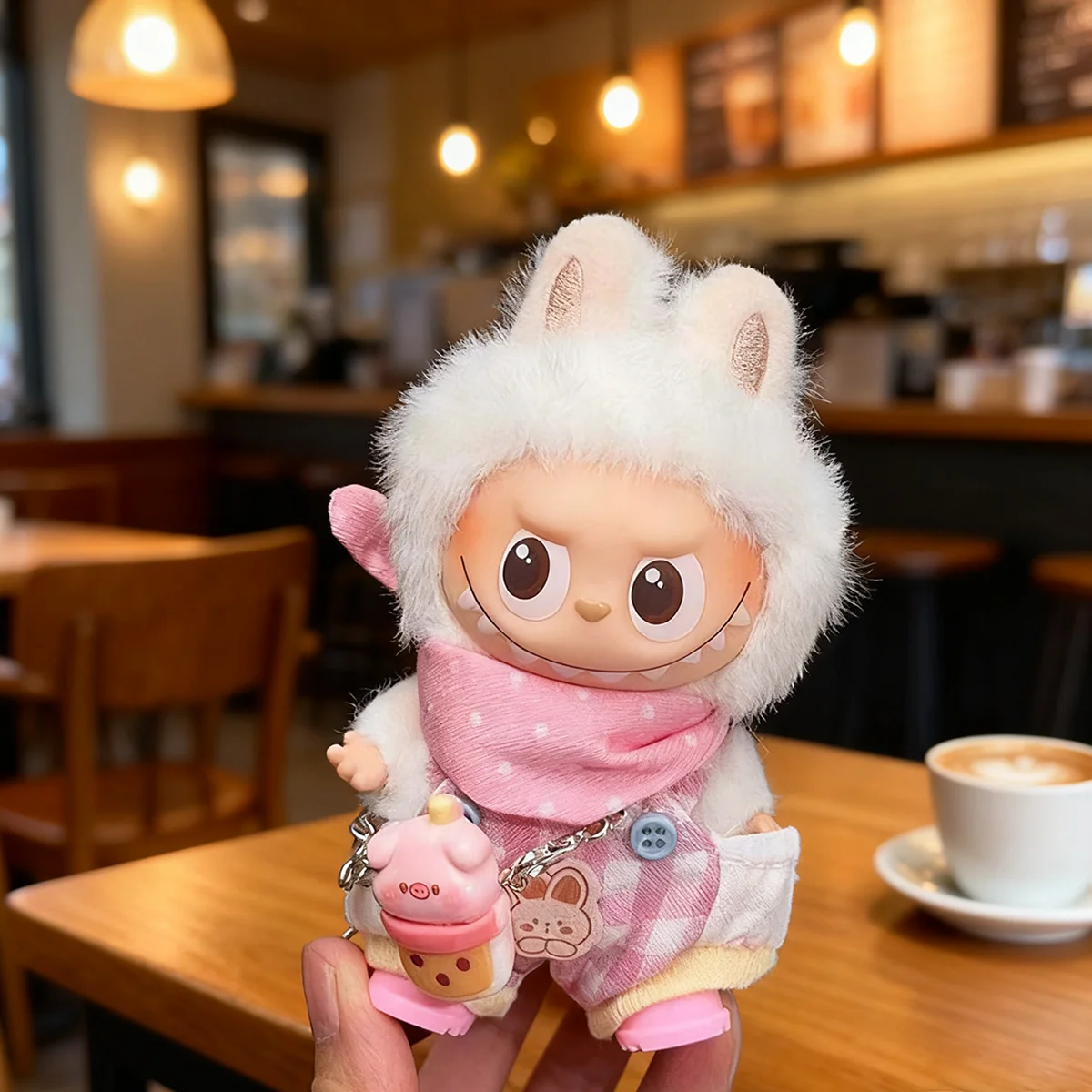 [بدون دمية] ملابس دمى قطيفة لـ Mini Labubu 4.0 Pin لسلسلة الحب مريلة وردية لطيفة منقوشة مجموعة إكسسوارات دمي هدايا