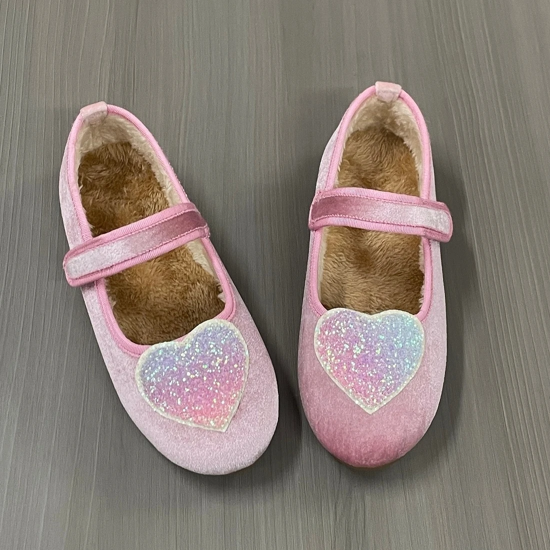 Xingliupi New Arrival Children's Princess Shoes Outdoor Dancing Performance Shoes Women's Shoes Velvet Plush Decoration Heart