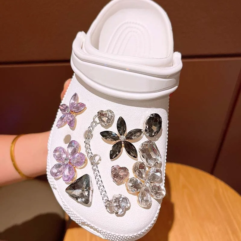 New Fashion Rhinestone Flower  Bling Shoe Charms Set Diy Sandals Hole Garden Shoes For Adults Xmas Halloween Birthday Party Gift