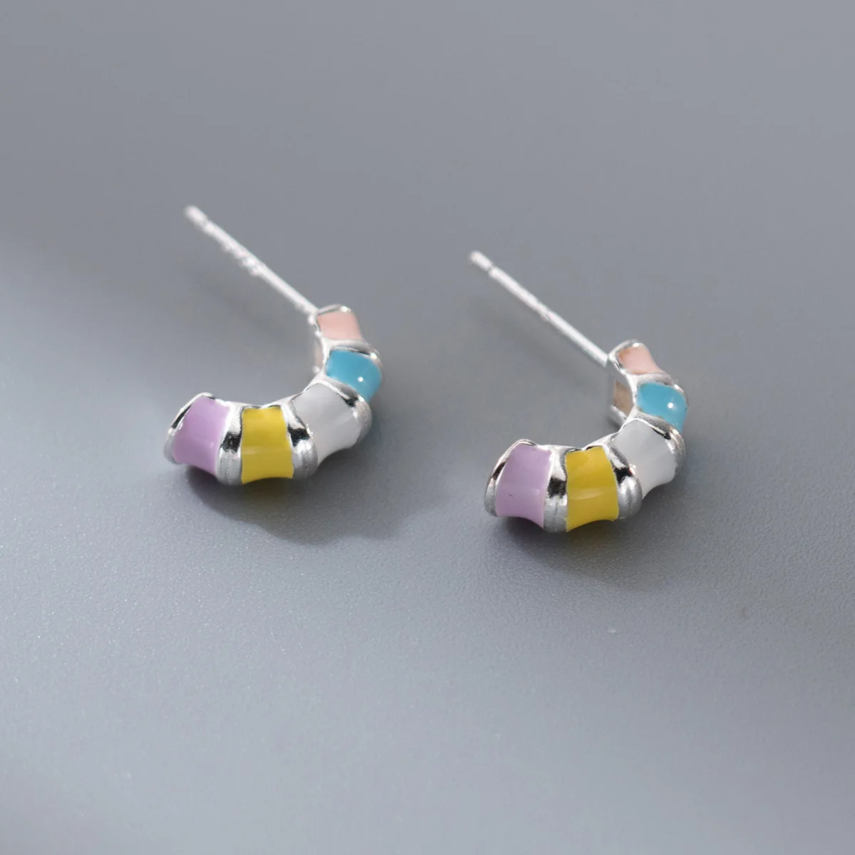 

New Fashion Dopamine Colorful Contrast Half Circle 925 Sterling Silver Jewelry Sweet Candy Stud Earrings 3819