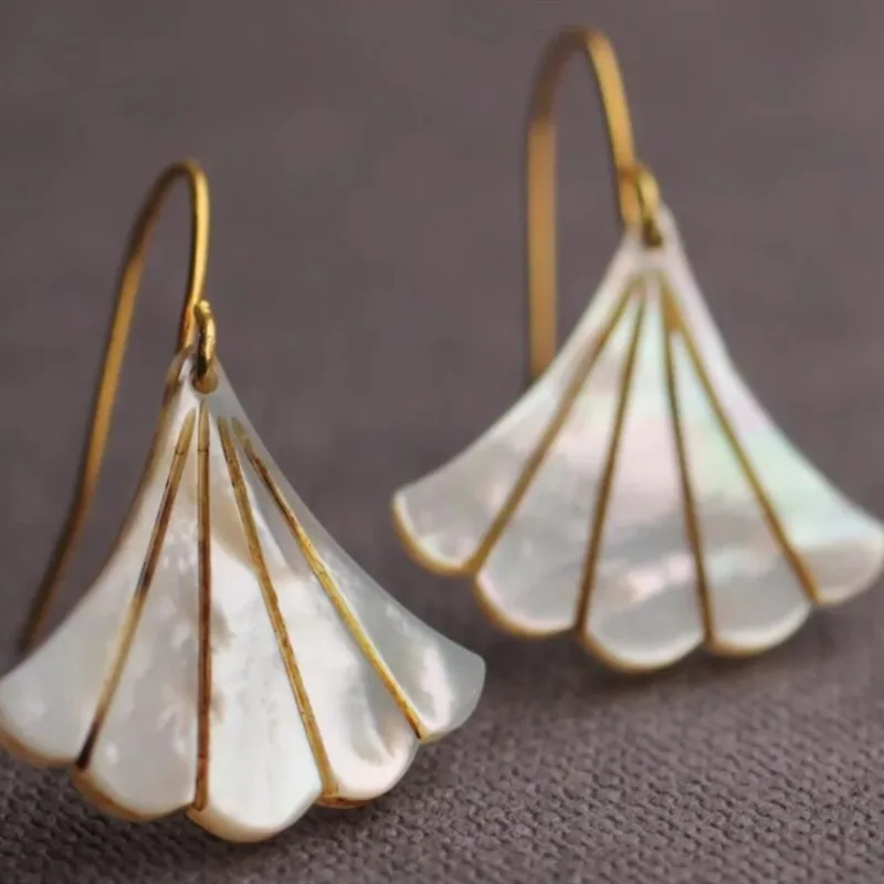 

Trendy Leaf Earrings for Women Stylish Scallop shaped Fan Design Dangle Earrings Elegant Drop Ear Hooks Party Earrings