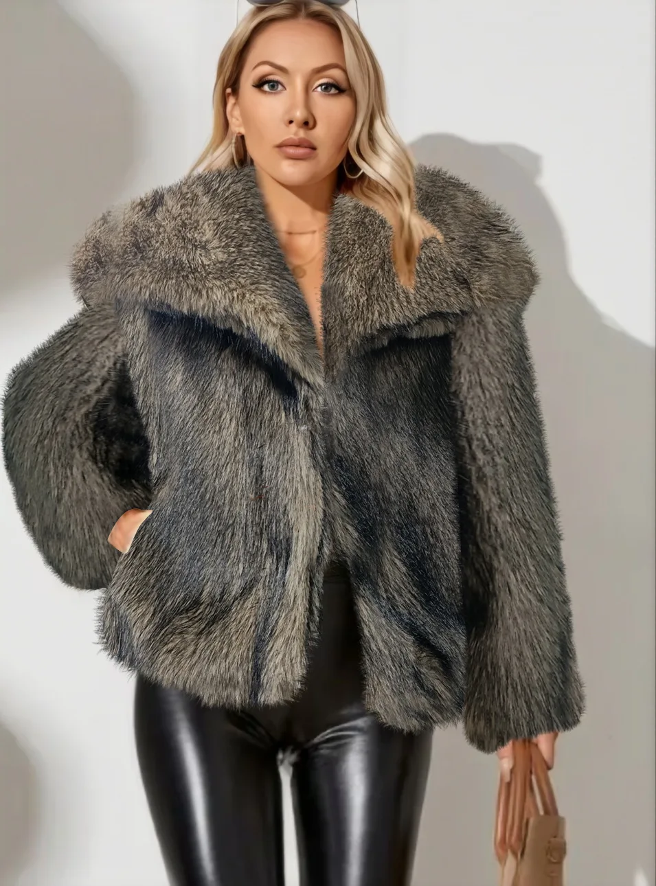 Women's Artificial Fur Coat with Large Lapel Short Fashionable Fox Fur Style Fluffy Plush Clothing for Ladies