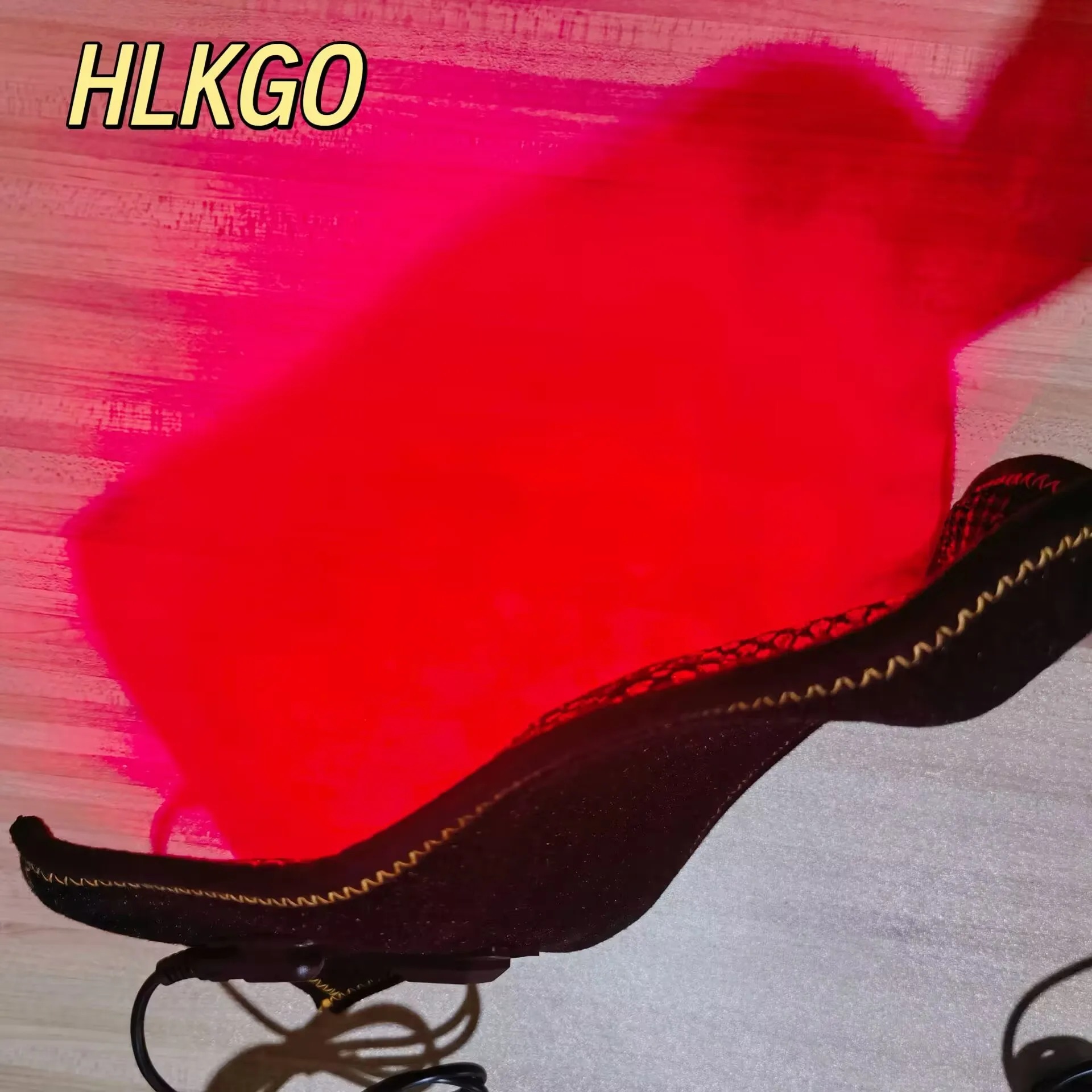 

Therapeutic Red Light Therapy Gloves with Soothing Heat for Hand Arthritis Pain Relief, LED Mittens for Finger Joint Stiffness