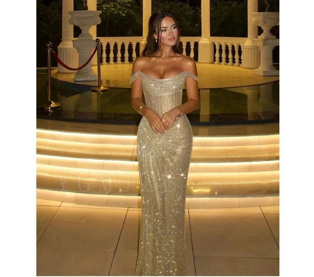 Silberne lange Ballkleider, luxuriöses schulterfreies Abendkleid mit Kristallperlen und hohem Schlitz, Dubai, formelles Abendkleid, Gala-Geburtstagskleid, individuell gestaltet