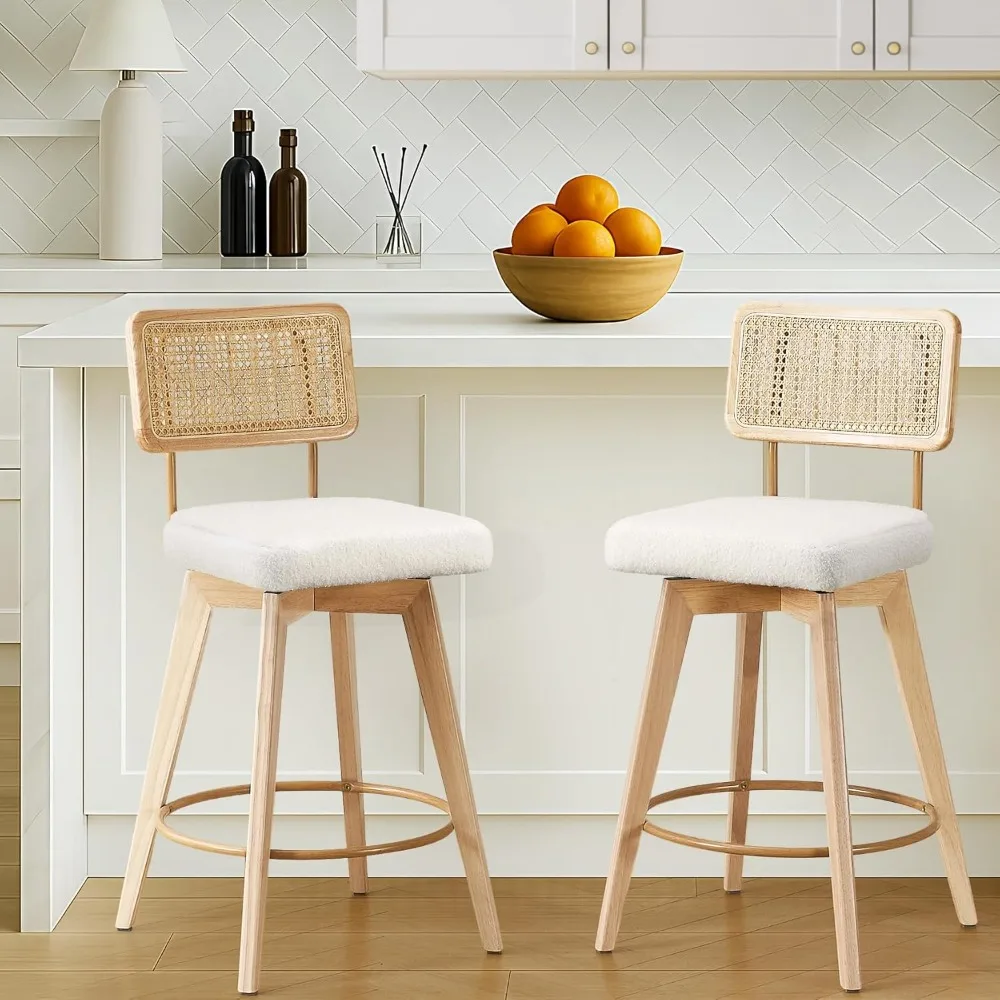 回転式ラタンカウンターハイスツール、ふわふわのブークレバースツール、無垢材の脚とラタンの背もたれ付き、布張りのカウンターハイチェア
