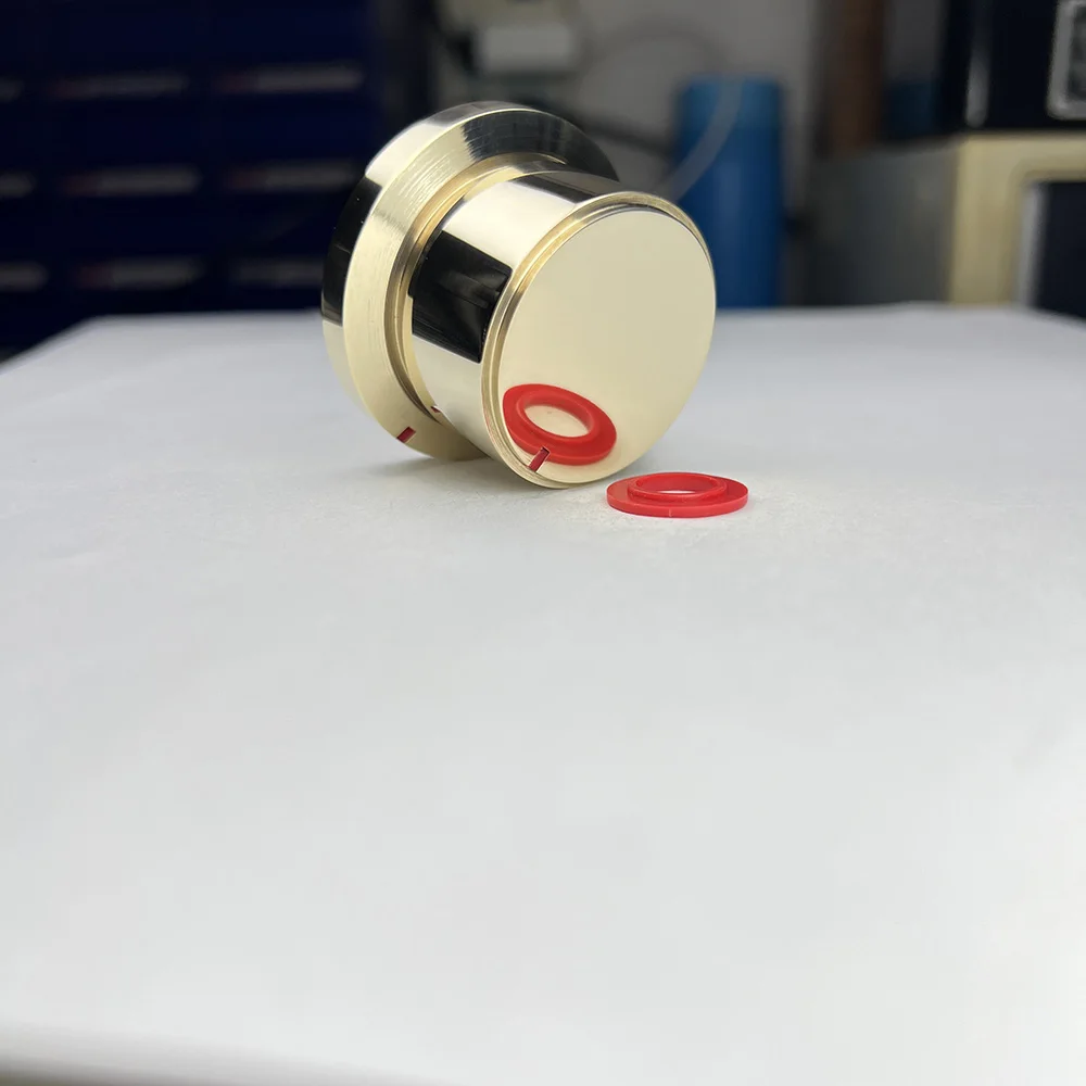 Gałka potencjometru Hi-Fi Audio z litego mosiądzu - wałek D/Spline — zdjęcie produktu 3