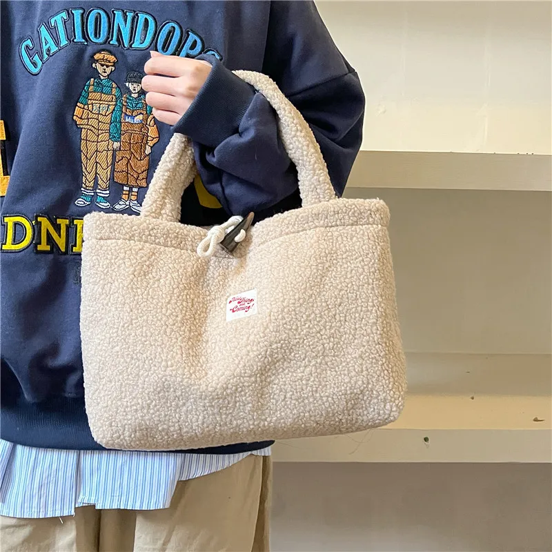 Borsa da donna moda autunno e inverno peluche borsa soffice di grande capacità pendolarismo quotidiano borsa a tracolla moda Street per ragazze dolci