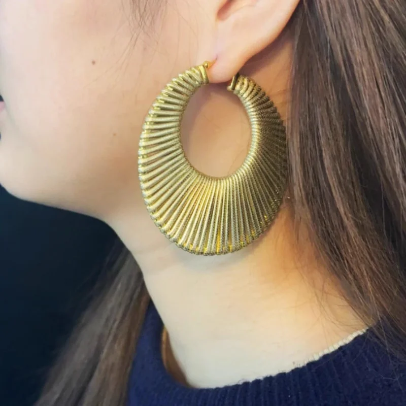 

Vintage Exaggerated Handmade Leather Woven Earrings for Women Fashionable High-end Texture Light Luxury All-match Jewelry