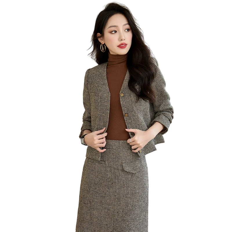 2025 Autunno Nuovo Slim Fit Marrone Pendolarismo Abito versatile Design Temperamento Abito da donna professionale