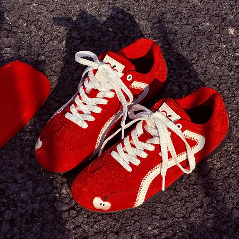 Women's Autumn New Red Retro Sports Shoes Fashionable and Versatile Student Casual Sports Shoes Thin Sole Lightweight Breathable