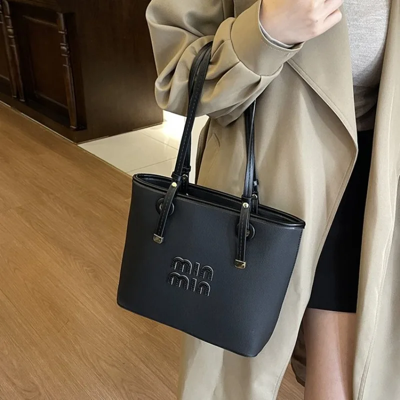 

Simple Practical Crossbody Bag Office Commuting Business Meeting Female Exquisite Chic Versatile Timeless Stylish