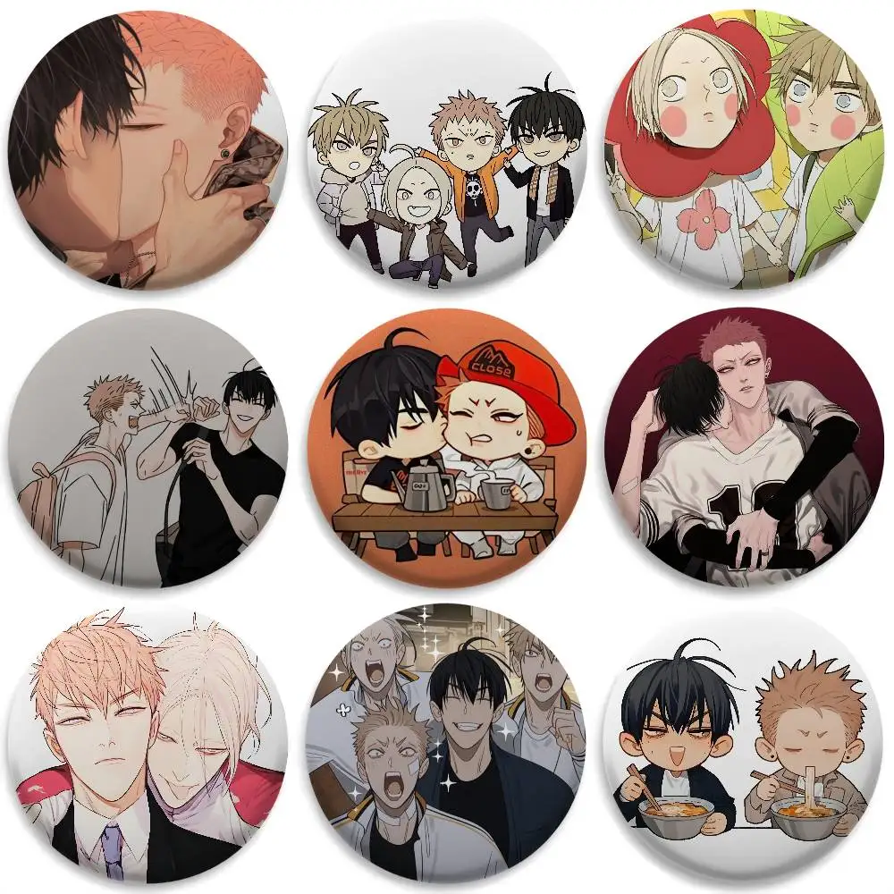 

19 Days Comics Badges Round Exquisite Badge Brooches Creative Pins For Clothes Hat Backpack Gift Accessories