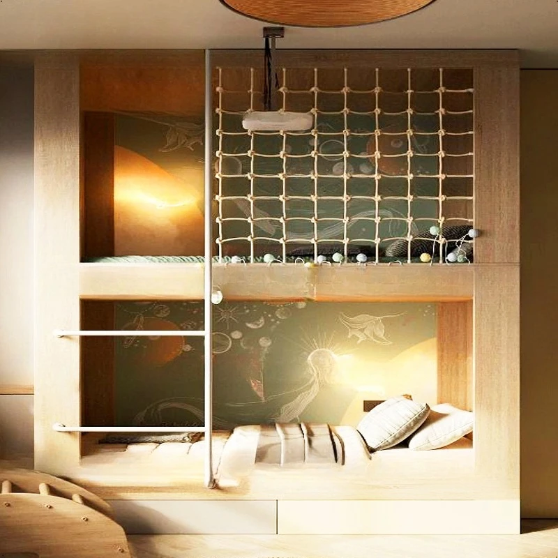 Tempat tidur atap miring di loteng, tempat tidur susun dua tingkat untuk orang tua dan anak