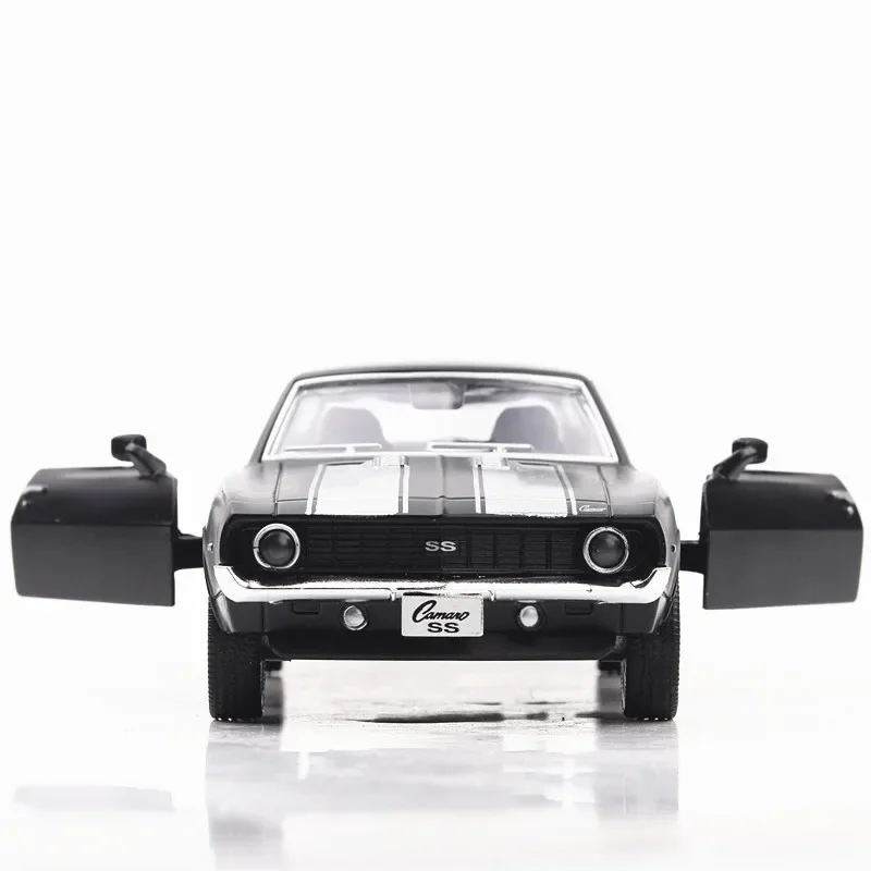 1:36 1969 Chevrolet Camaro SS Vintage Toy Car Model For Children Diecast car Miniature Pull Back Collection Gift Kid Boy A318