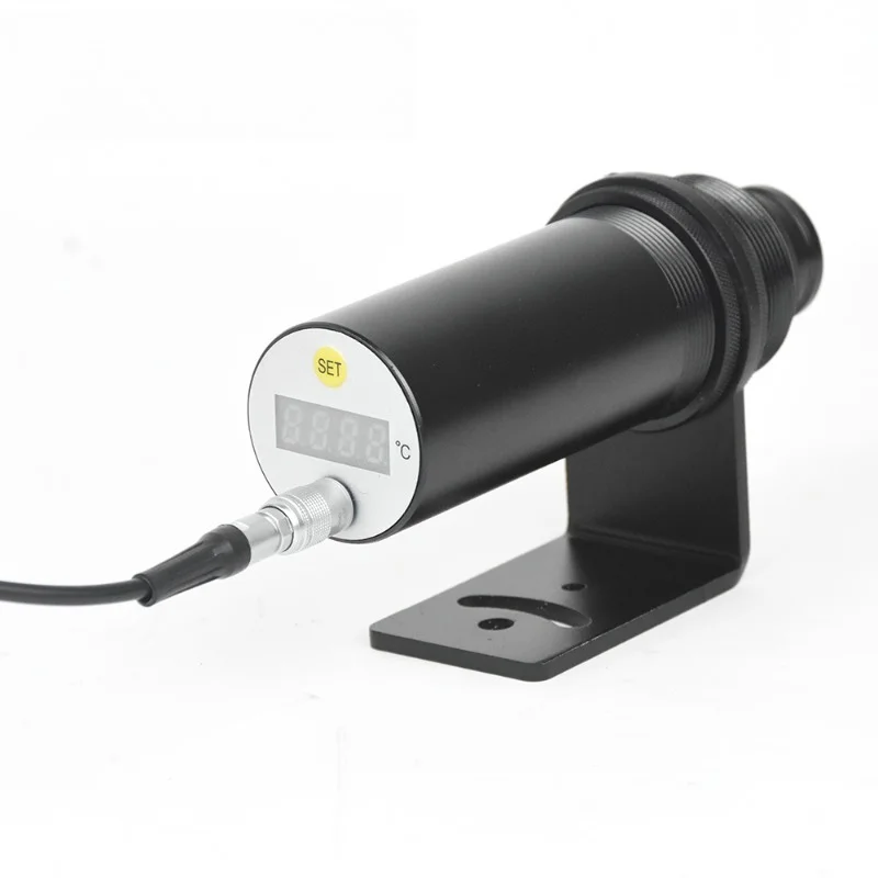 Integrated high-temperature probe precisely aligns with 300-1400 temperature sensors in confined spaces