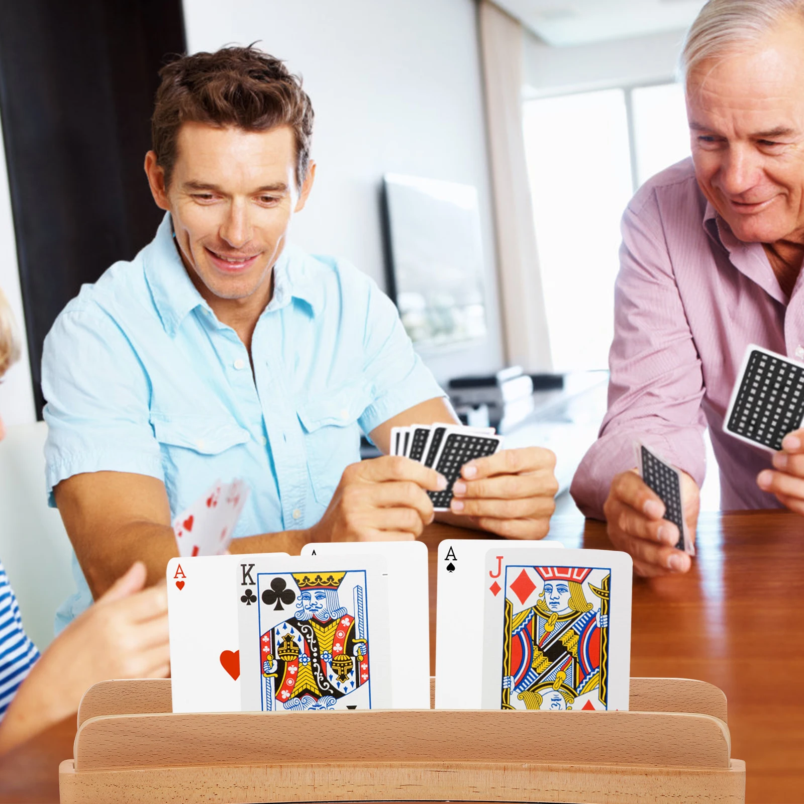 حامل بطاقات اللعب الخشبية تصميم منحني قوي لجسر Pinochle اليد القدم المنظم رف عرض موقف حامل البطاقة الخشبية