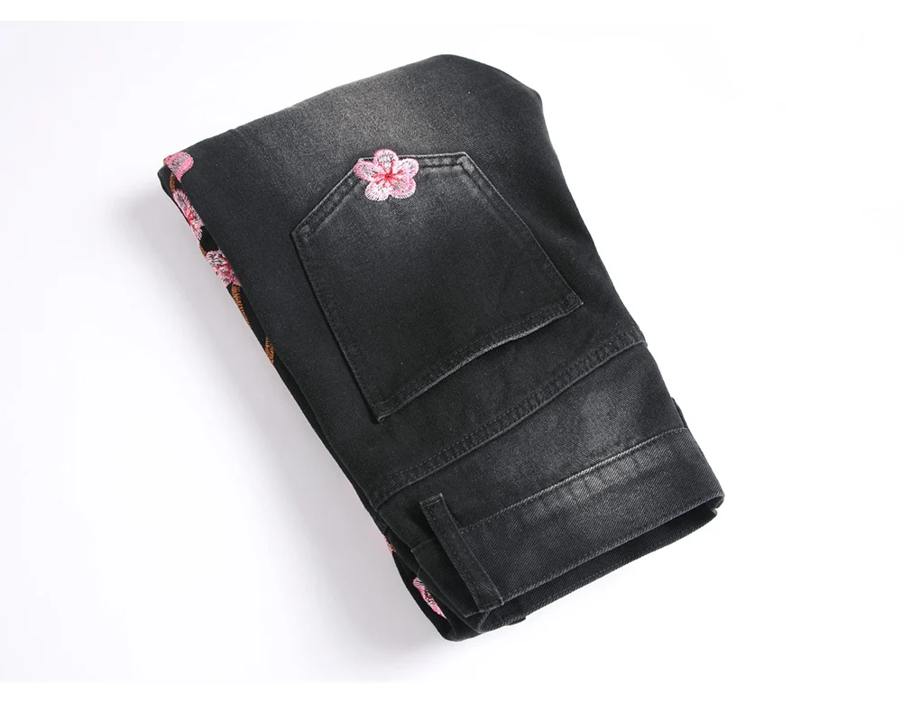 Herren-Jeans mit Sakura-Stickerei, Streetwear, Boot-Cut-Hose, ausgestellter Saum, ausgestellte Hose mit Rissen und Kirschblüten-Design – Detail 13