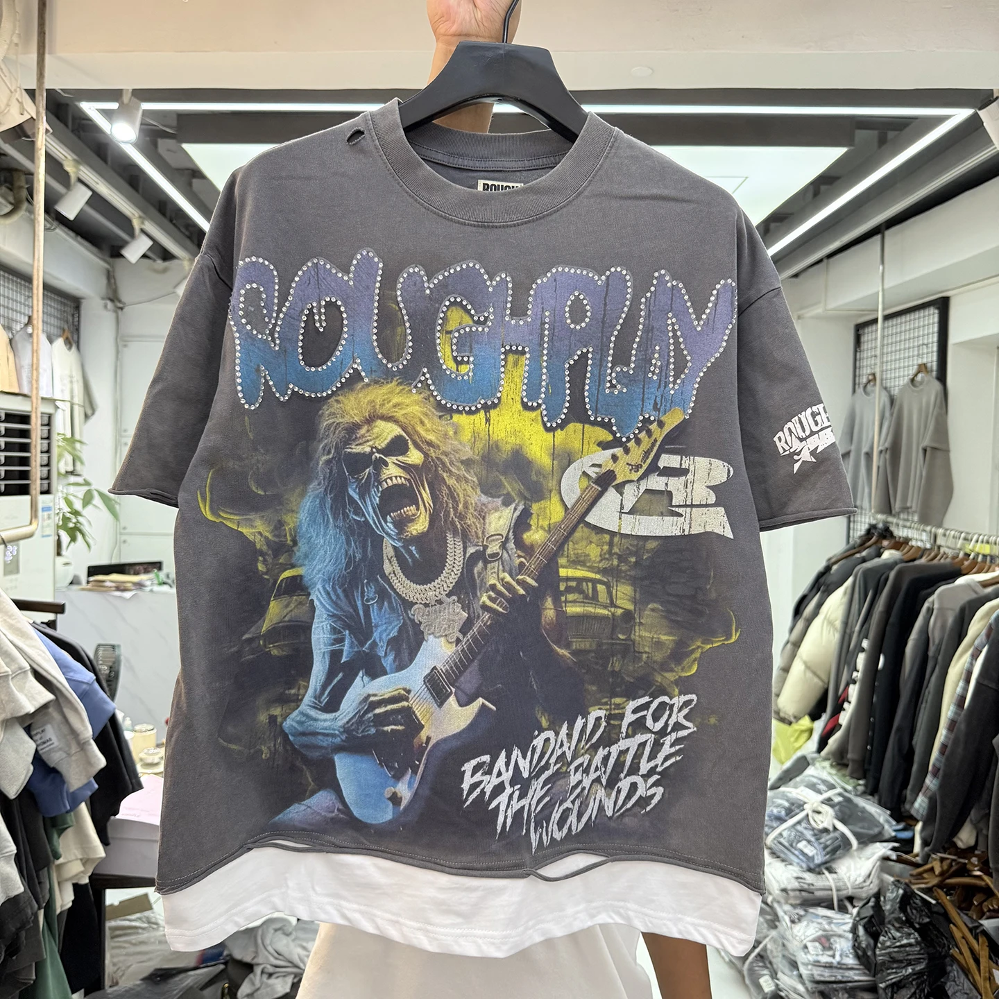 

Свободная повседневная футболка для пар в стиле ретро со стразами и буквенным принтом ort Sve Ro, дизайн со скелетом, неисправный дизайн