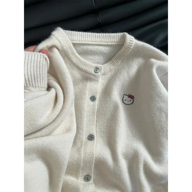 

Sanrio Hello Kitty свитер с круглым вырезом и вышивкой, аниме, студенческая милая свободная вязаная куртка, топ Kawaii Girly Heart, модный кардиган