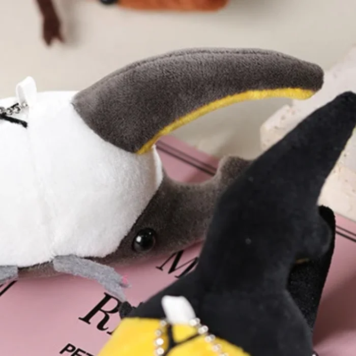 

Милая мультяшная кукла-жук с насекомыми, плюшевая кукла, брелок для ключей, сумка с насекомыми, кулон, отправить друзьям, подарок на день рождения, Рождество