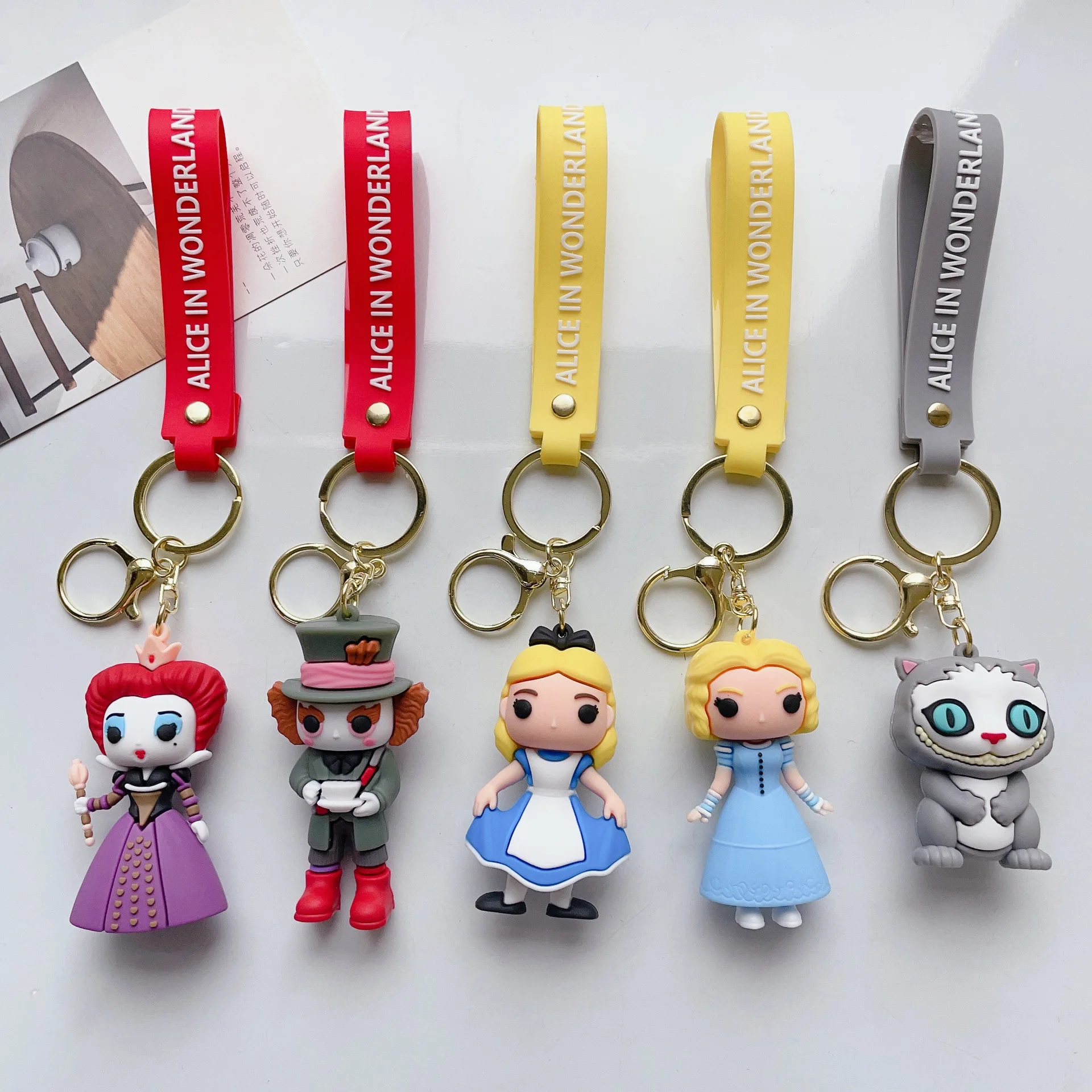 Cartoon Alice in Wonderland Kawaii Alice Mad Hatter Red Queen Model Car Key Chain Male And Female Bag Pendant Accessories Gift