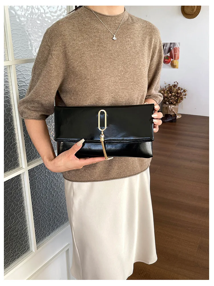 Women Fashion Small Square Crossbody Bag Vintage Envelope Flap Shoulder Bag Casual Adjustable Strap Handbag for Ladies Daily Sho