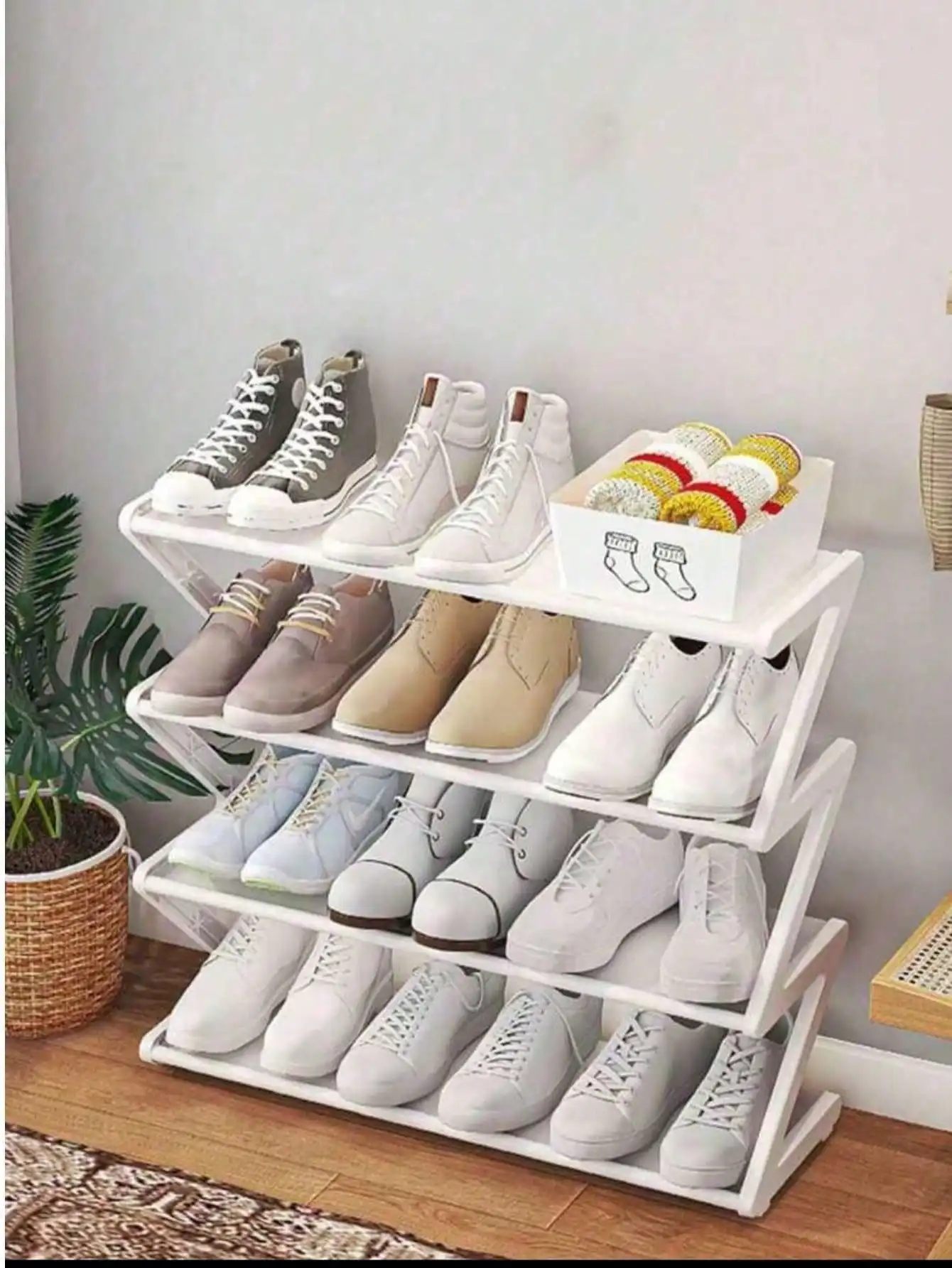 Étagère à chaussures en plastique rose en forme de Z à 4 niveaux: organisateur empilable sans outil pour un rangement peu encombrant pour la maison/dortoir