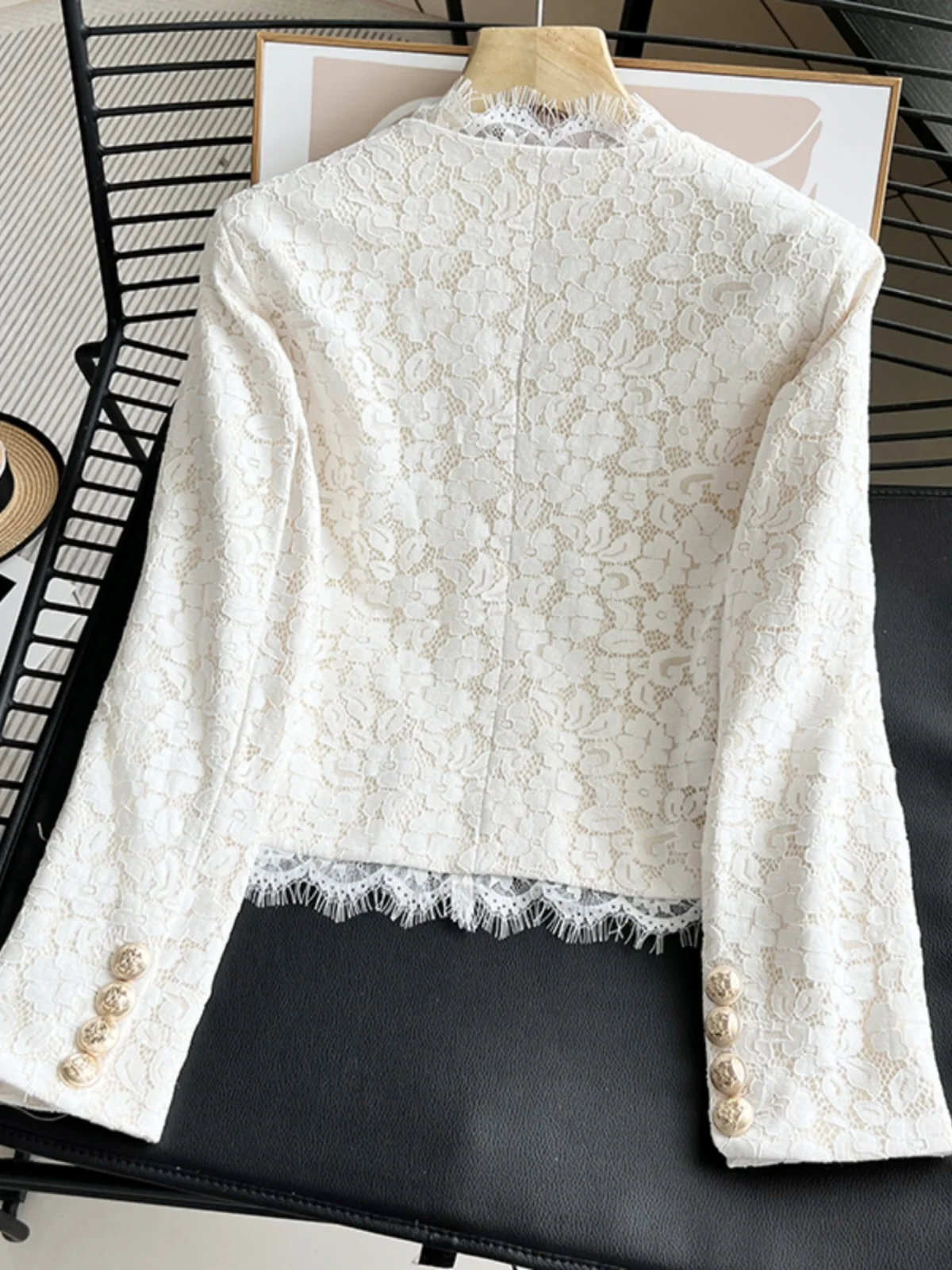 Women's ort Lace Hook-Embroidered Coat round Ne Double ket Autumn Faion Small Fraance Sle Outerwear