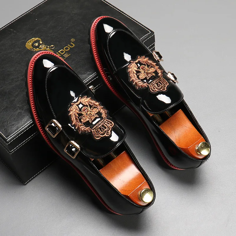 Men's Casual Business Leather Shoes Fashion Embroidery Loafers Men British Style Monk Shoes Mens Slip-on Outdoor Flats