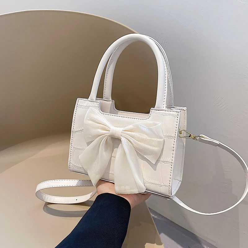 

Fashionable Female Bag, Chic Handbag from Lesportsac Collection, Multifunctional Satchel for Work