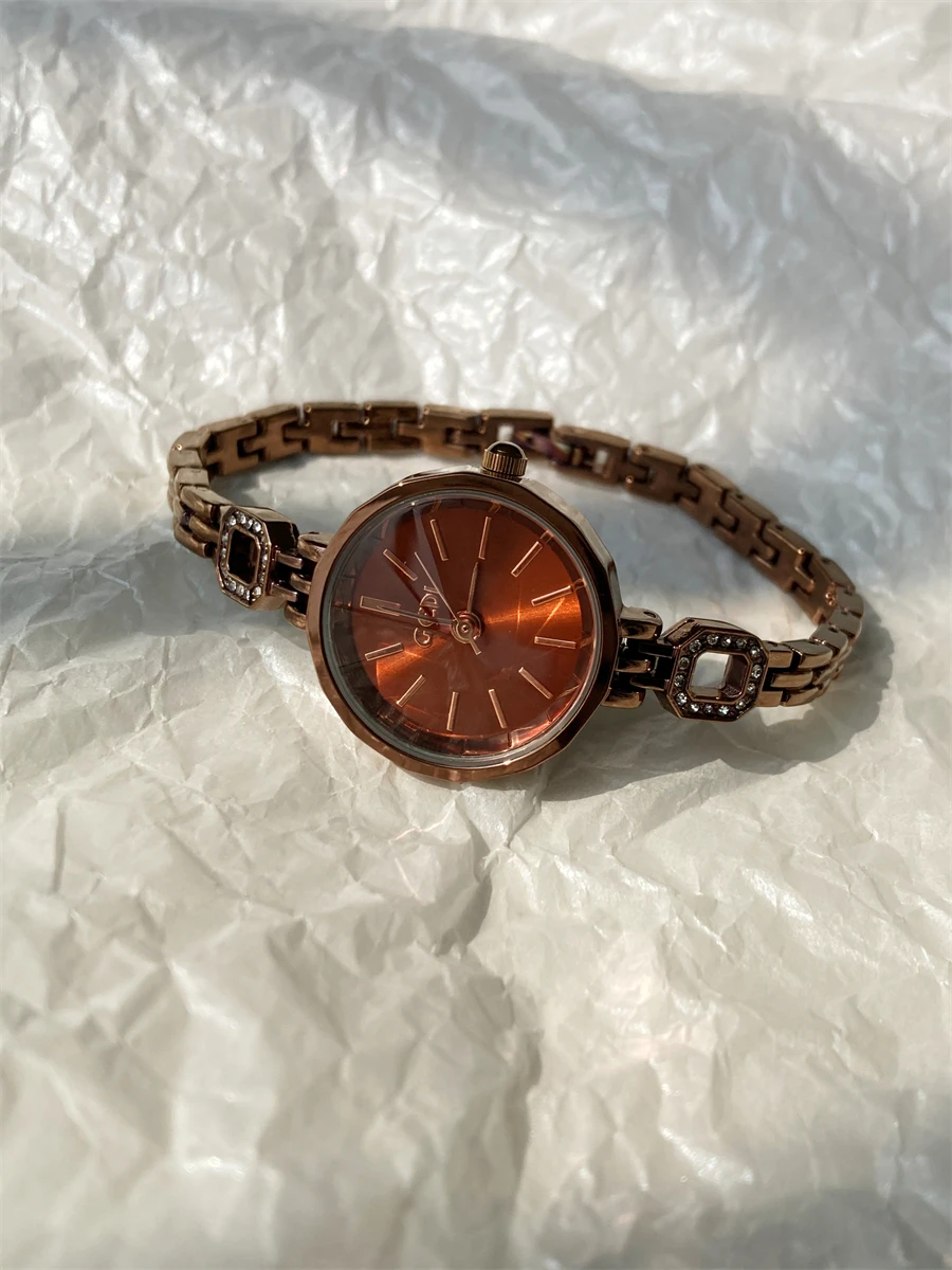 Women's designer watches luxurious simple, elegant, high-end chain watches for female students in junior and senior high schools