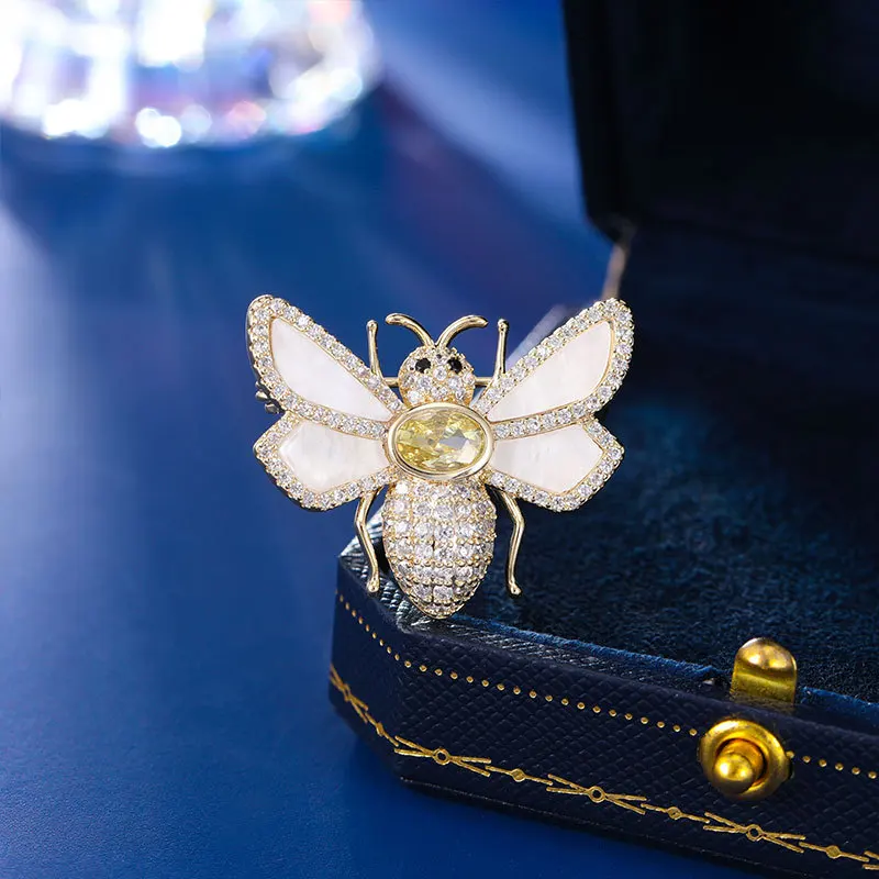 

Bee Insect Brooch Female Shell Rhinestone Pin