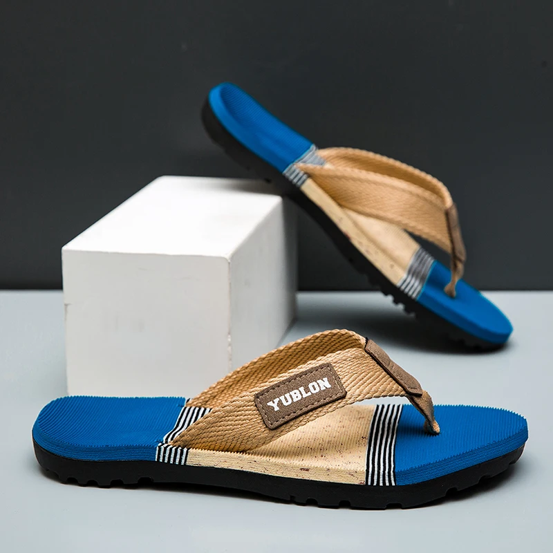 YRZL Chanclas para hombre Sandalias de verano Zapatillas antideslizantes transpirables para hombre Diapositivas de playa Suela suave Zapatos de piscina al aire libre de secado rápido