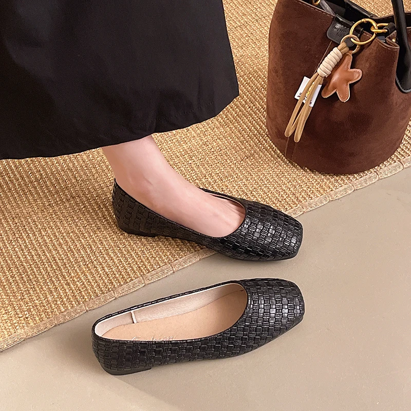 

2026 New Women Weaving Flats Square Toe Wide Fits Luxury Designer Ballet Shoes Outdoor Leisure Footwear