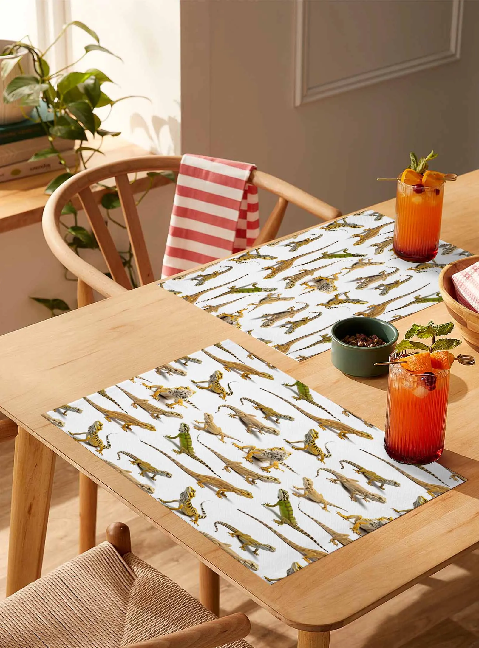 

4/6 Pcs Modern Style Lizards Reptiles Animals Placemat Wedding Party Dining Decor Linen Table Mat Kitchen Accessories