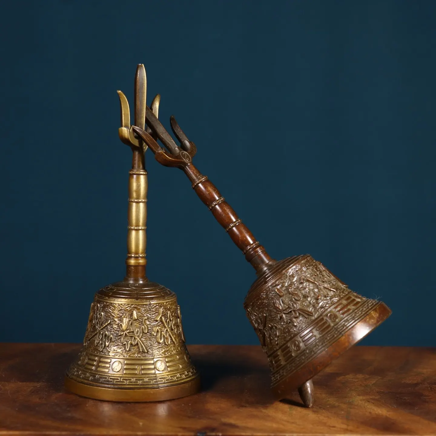 Vintage Solid Copper Eight Treasures Hand Bell Clear Resonant Sound Chinese Feng Shui Home Decor Ornament Craft