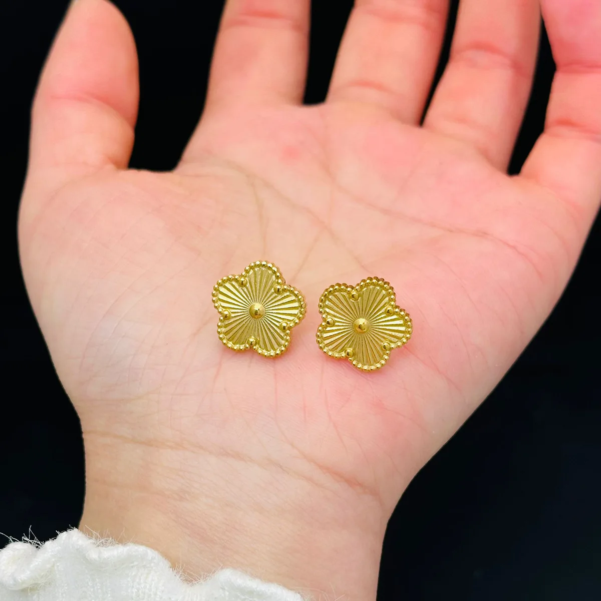 Lucky99 New Trendy Five Leaf Flower Colorfast Titanium Steel Stud Earrings For Women Fashion Simple Gold Color Ear Stud Jewelry