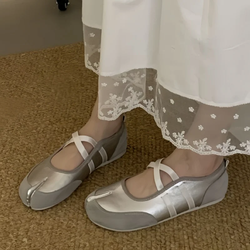 

Элегантные туфли на плоской подошве с перекрестным ремешком и разделенным носком, 2022, повседневные мягкие туфли Мэри Джейн на низком каблуке, прогулочные лоферы без шнуровки, женские туфли на плоской подошве