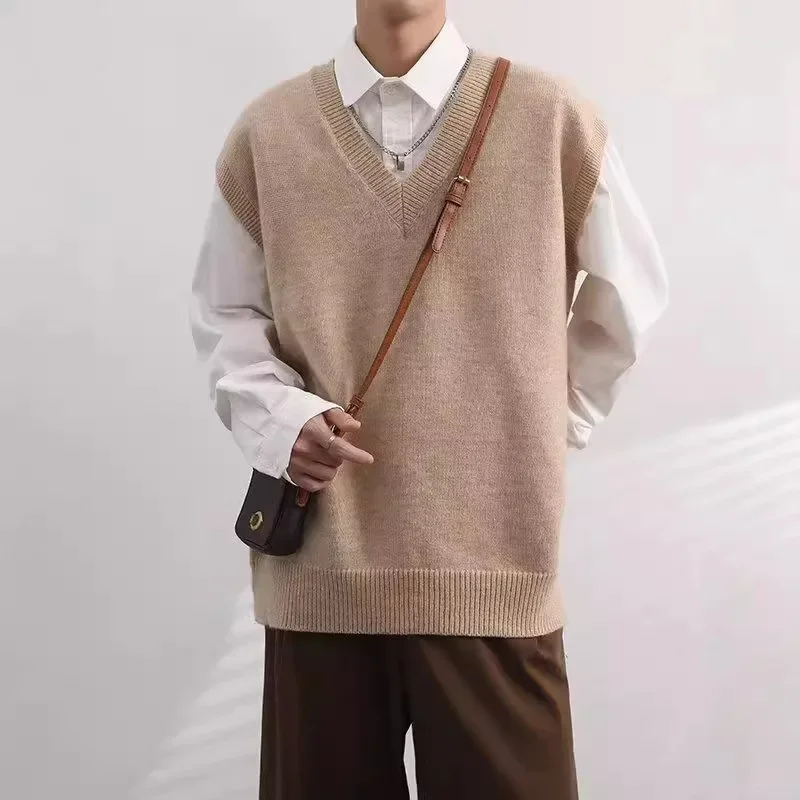 

Свободный вязаный жилет без рукавов, мужской осенний корейский стиль, однотонный многослойный свитер с v-образным вырезом, повседневный мужской топ