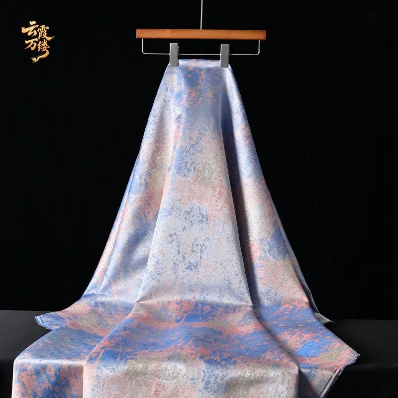 A designer of new colored gilded fabric fine-spun home textiles gold-embossed gradient cheongsam and Hanfu style