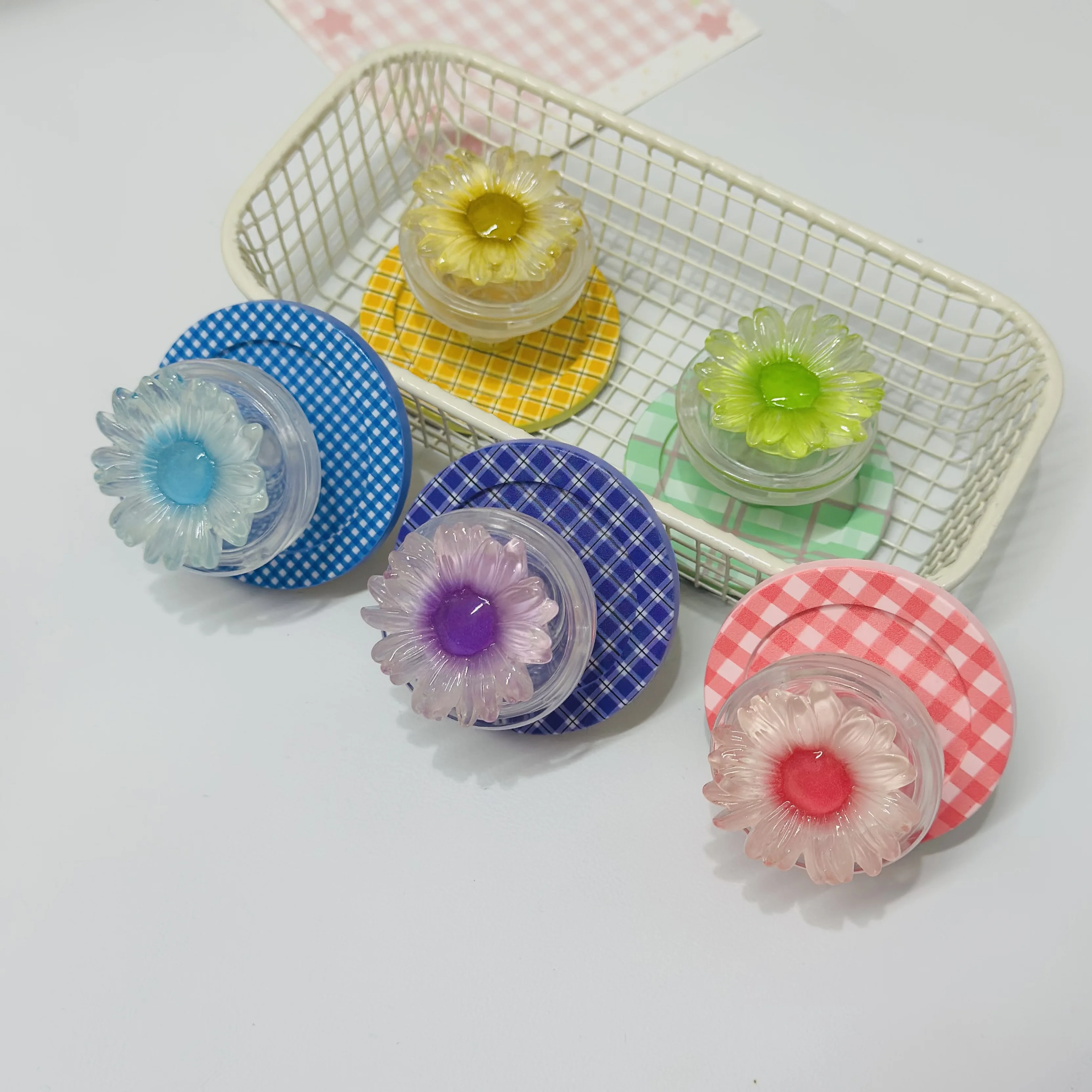 

Красочная подставка для телефона «Маргаритка»: летняя свежесть, защита от потери, аксессуар для iPhone 17, 16, 15, 14, 13