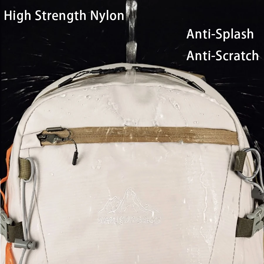 حقائب سفر خفيفة الوزن، وحقائب ظهر لكل من الرجال والنساء، وحقائب المشي لمسافات طويلة وتسلق الجبال، وحقائب مدرسية للطلاب