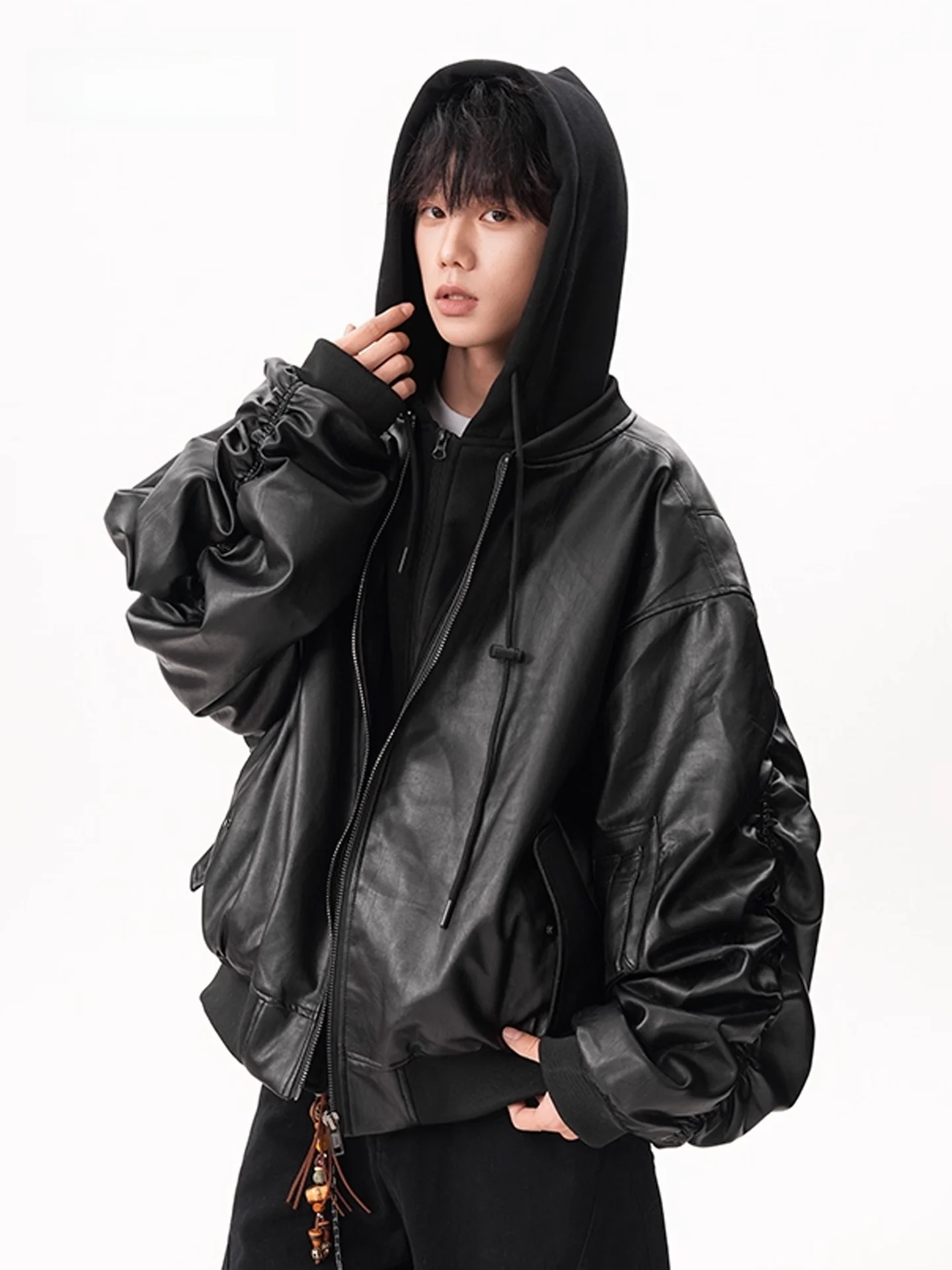 

American High Street Hooded PU Leather Jaet Thiened Men's Winter Faion Loose Cool Warm Cotton Coat Youth ular Sle