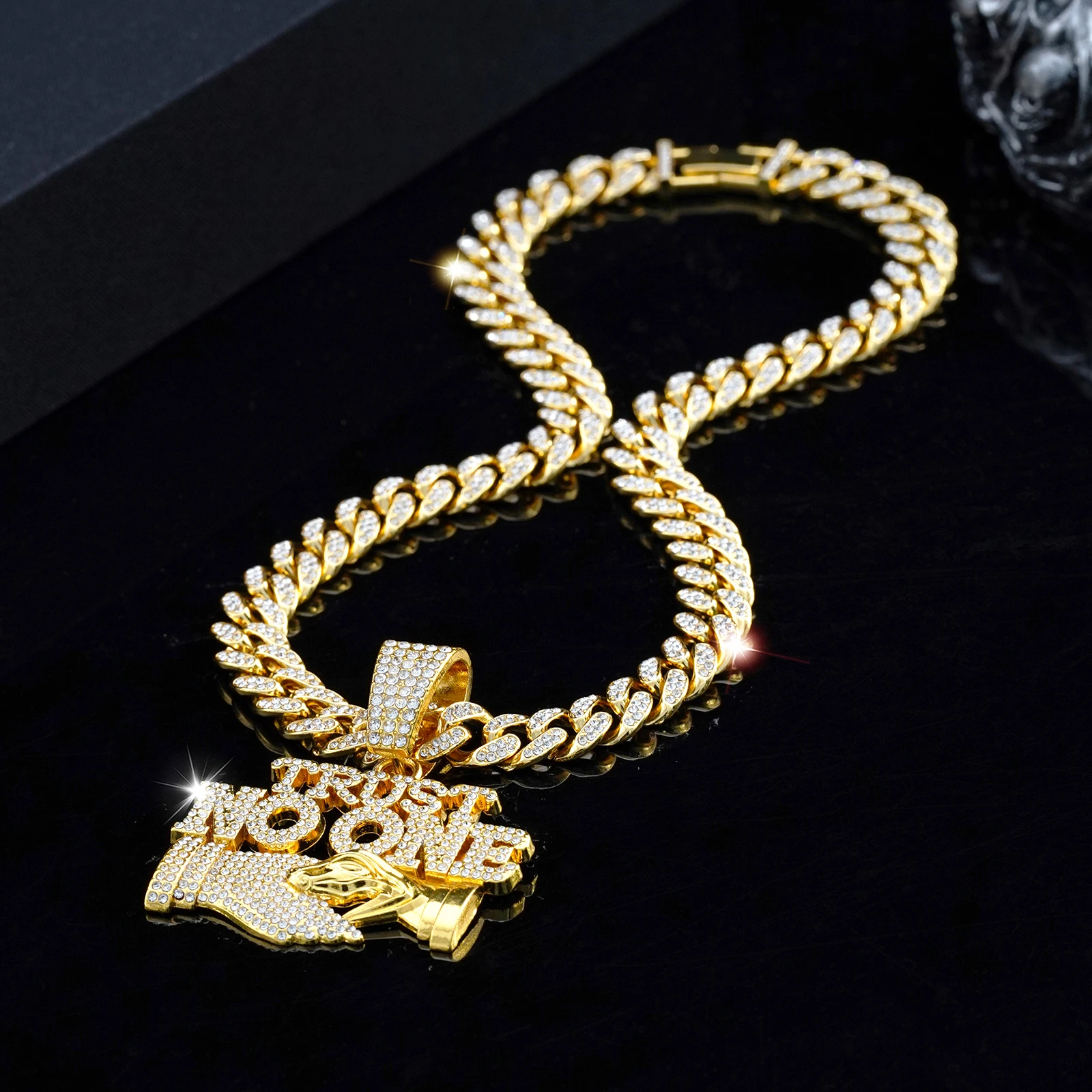 Men\'s Letter TRUST NO ONE Pendant Necklace, Hip Hop Style Rhinestone Necklace Suitable For Party Or Back-To-School Season