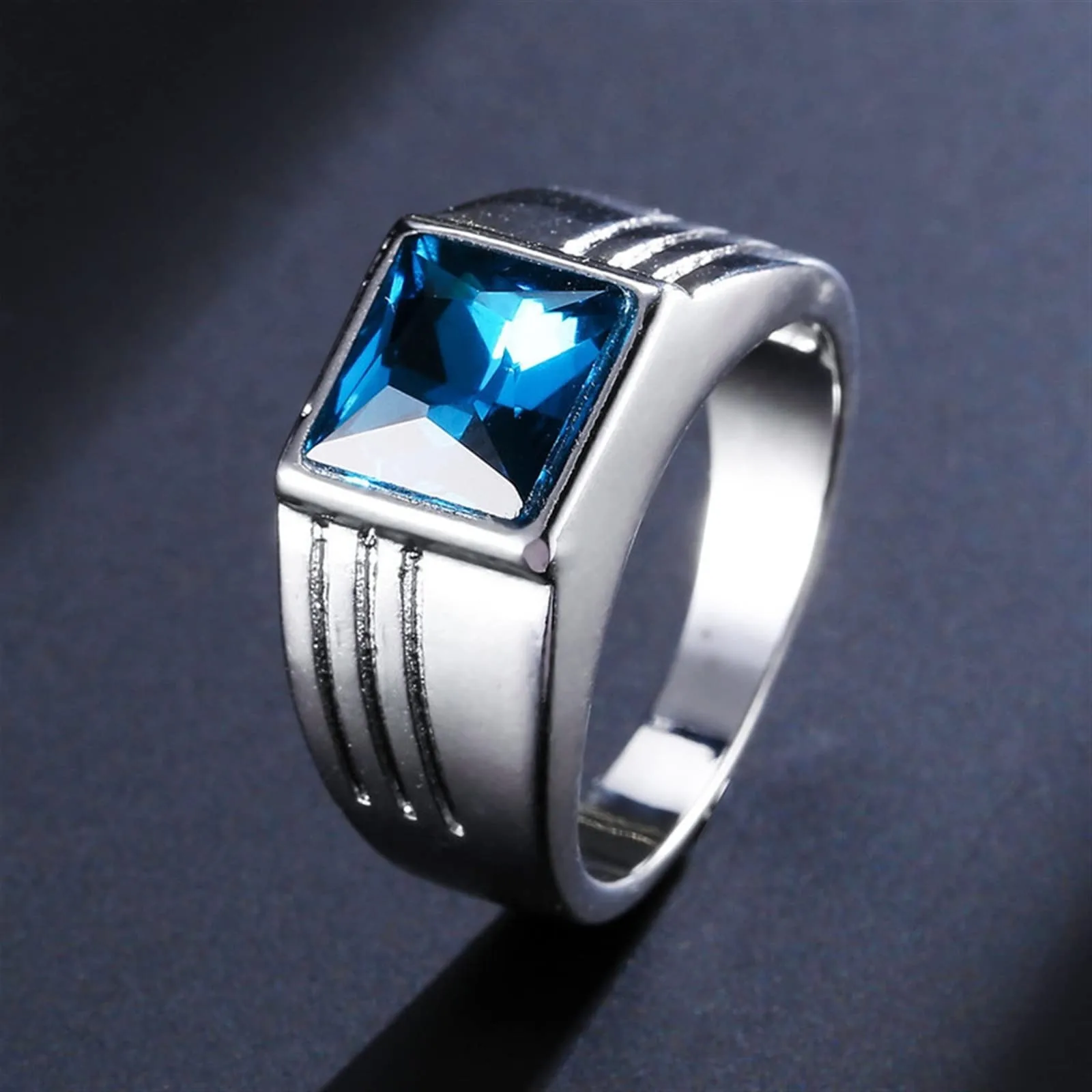 Fashion Men's Blue Crystal CZ Stone Ring Luxury Silver Color Engagement Ring Classic Wedding Party Jewelry Valentine's Day Gift view 2